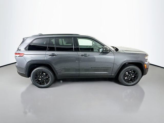 New 2025 Jeep Grand Cherokee Altitude w/ Trailer Tow Package AWD/4WD image 8