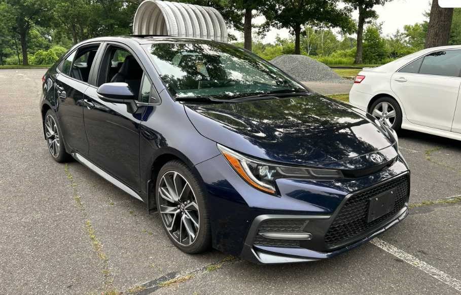 Used 2020 Toyota Corolla XSE FWD image 3