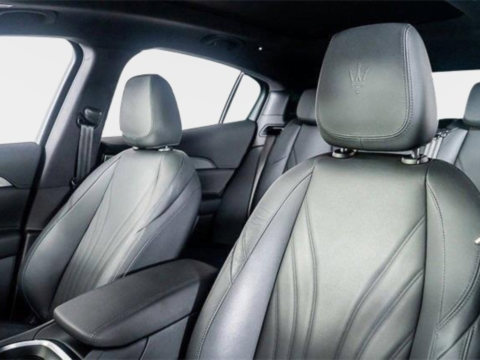 Used 2024 Maserati Grecale GT image 3