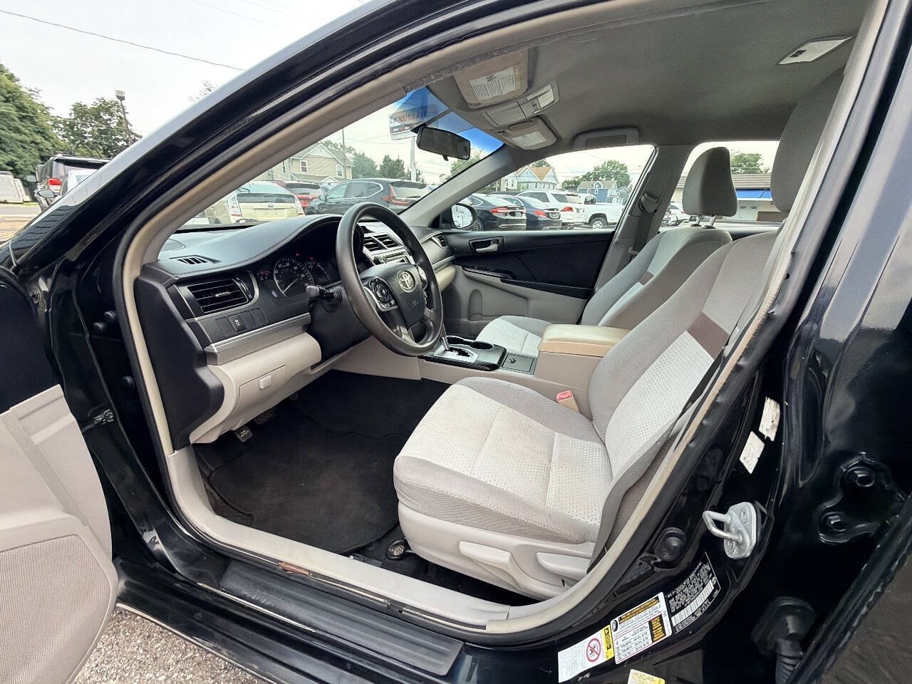 Used 2012 Toyota Camry LE FWD image 37