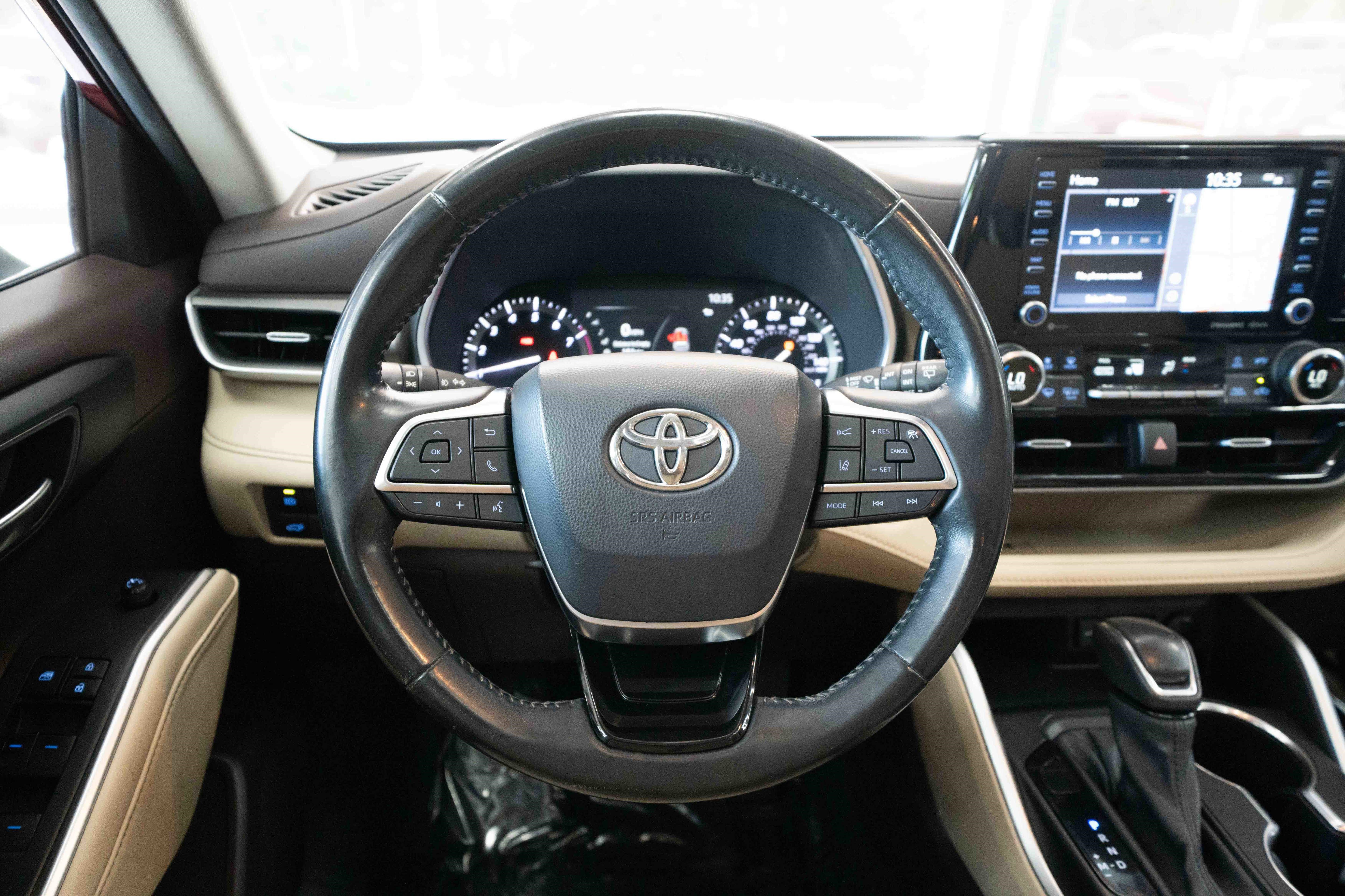 Used 2021 Toyota Highlander XLE AWD/4WD image 21