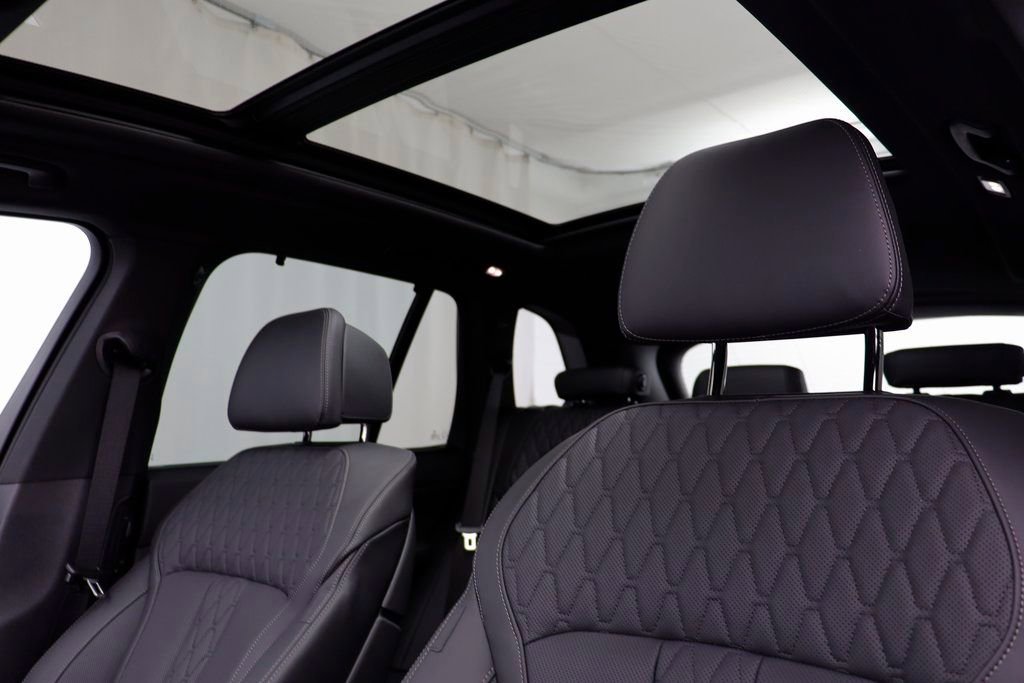 New 2026 BMW X5 xDrive40i w/ Executive Package image 13