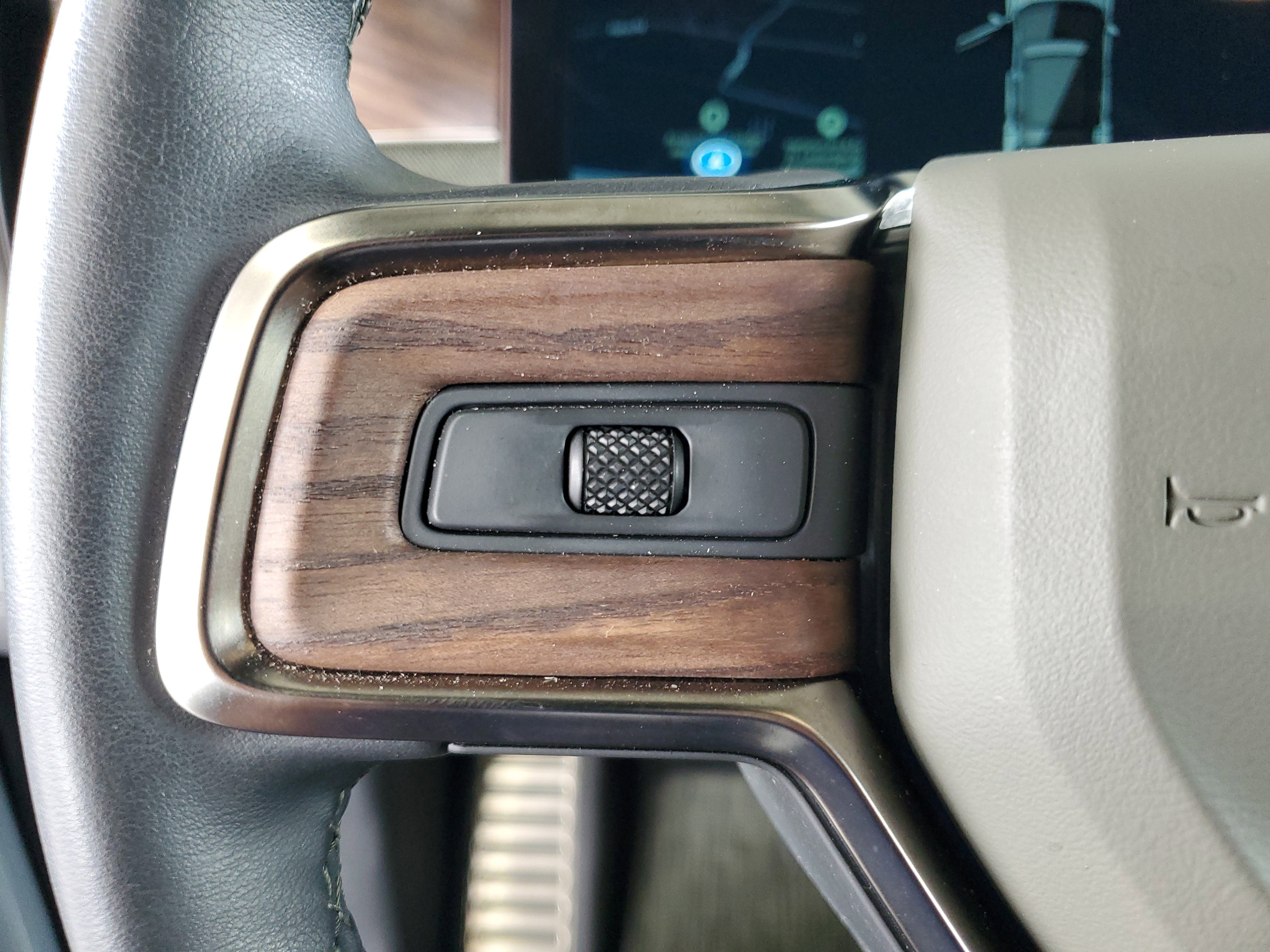 Used 2024 Rivian R1S Adventure image 25