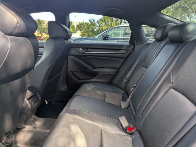 Used 2018 Honda Accord Sport image 12