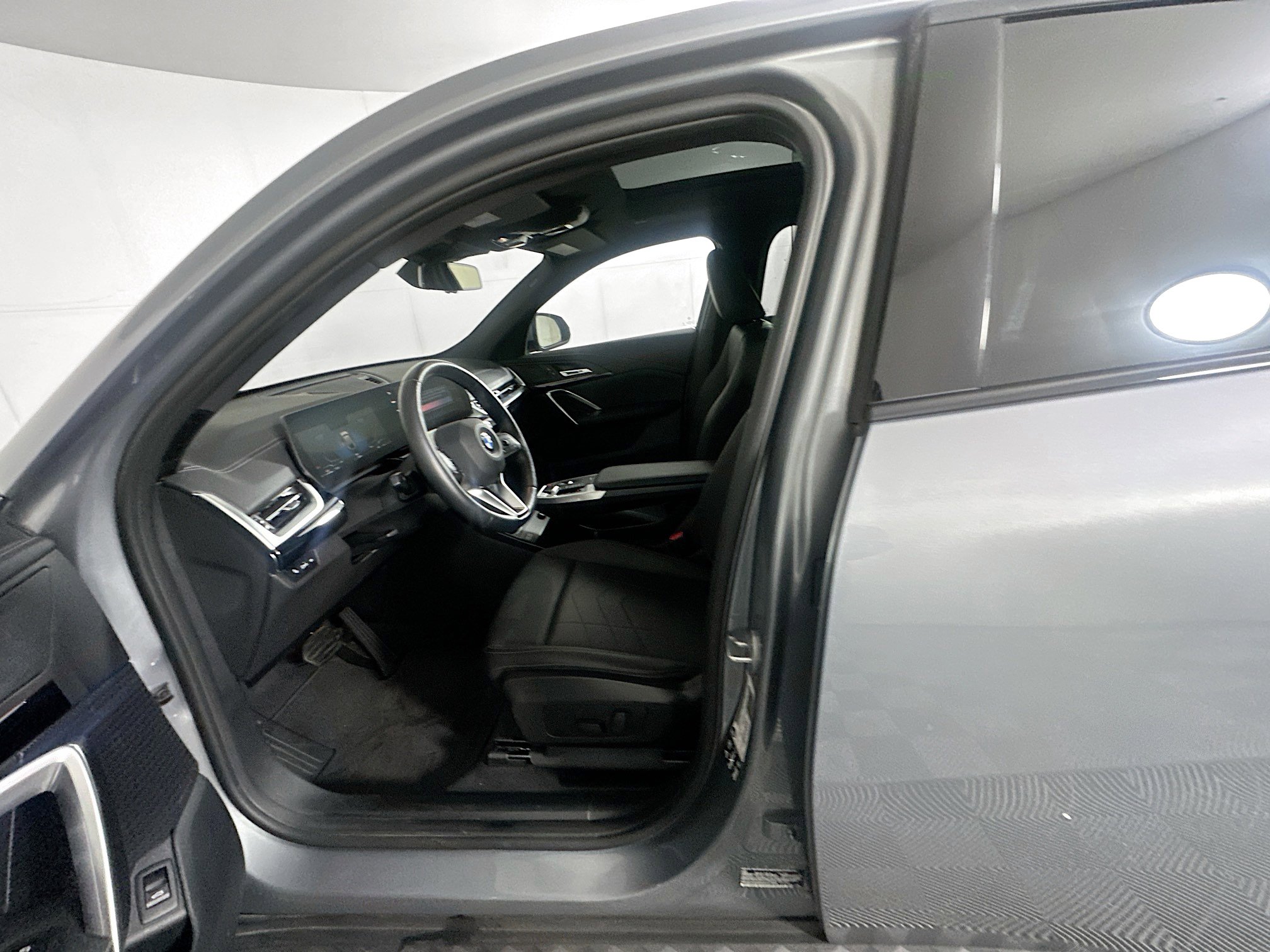 Used 2025 BMW X2 xDrive28i image 13