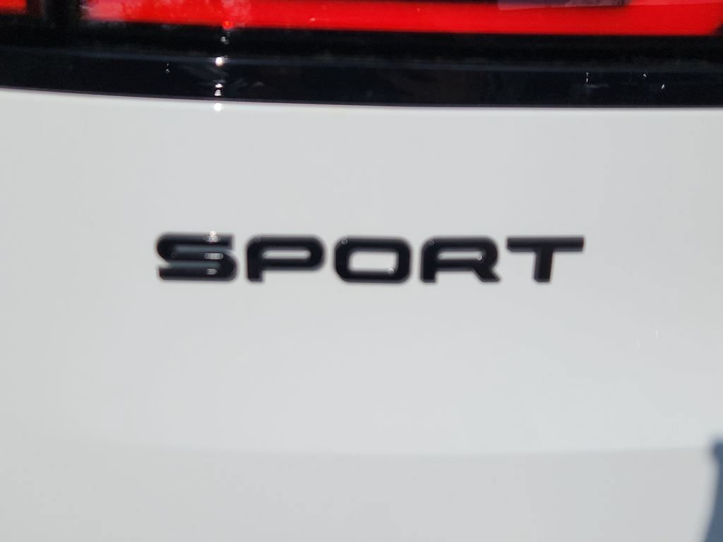 Used 2026 Land Rover Range Rover Sport SE AWD/4WD image 14