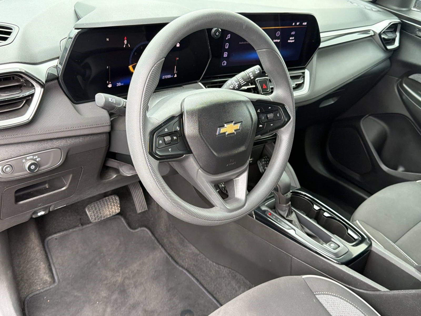 Used 2025 Chevrolet TrailBlazer LT FWD image 4
