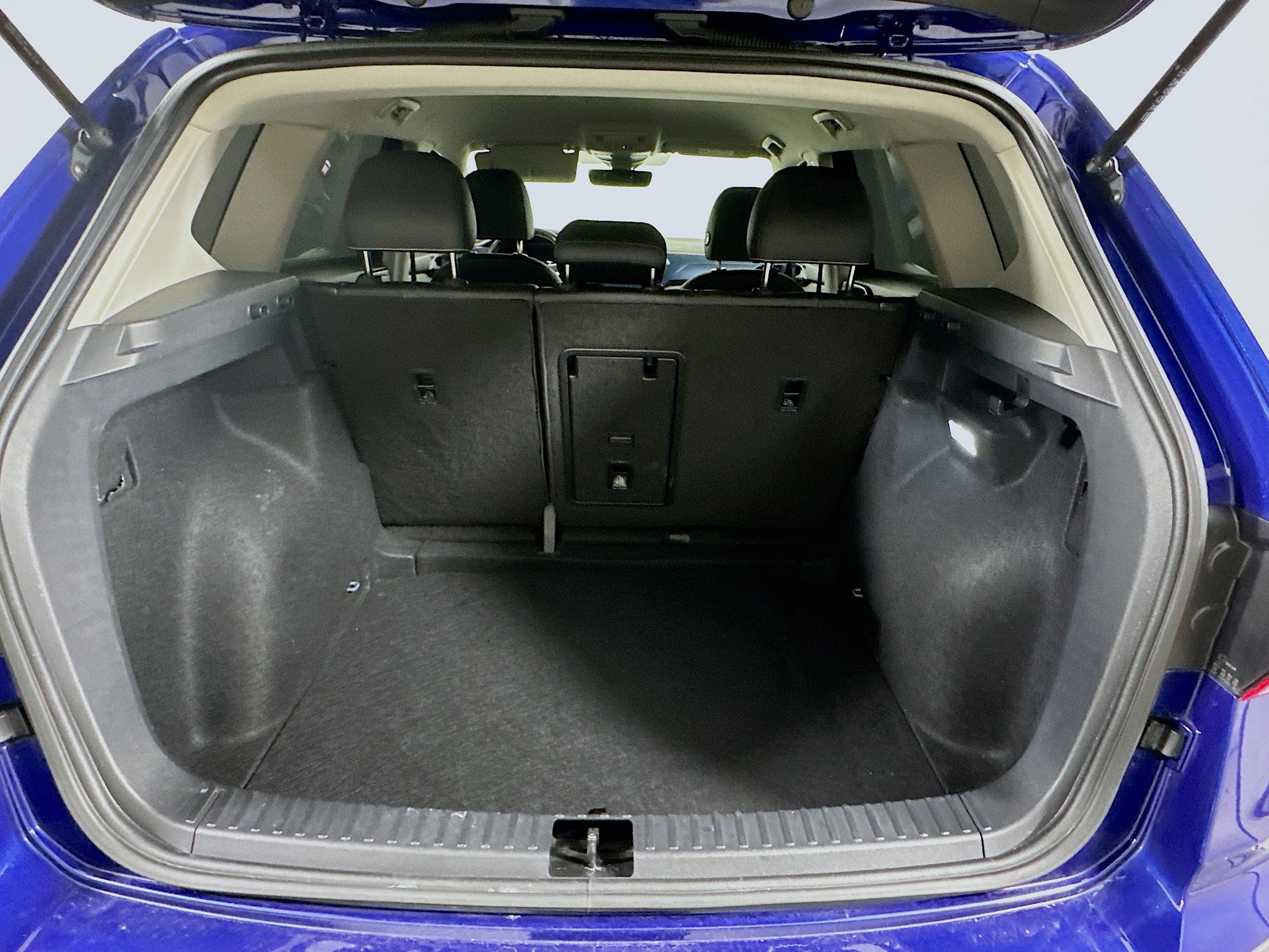 Used 2024 Volkswagen Taos SE w/ MDO Package image 26