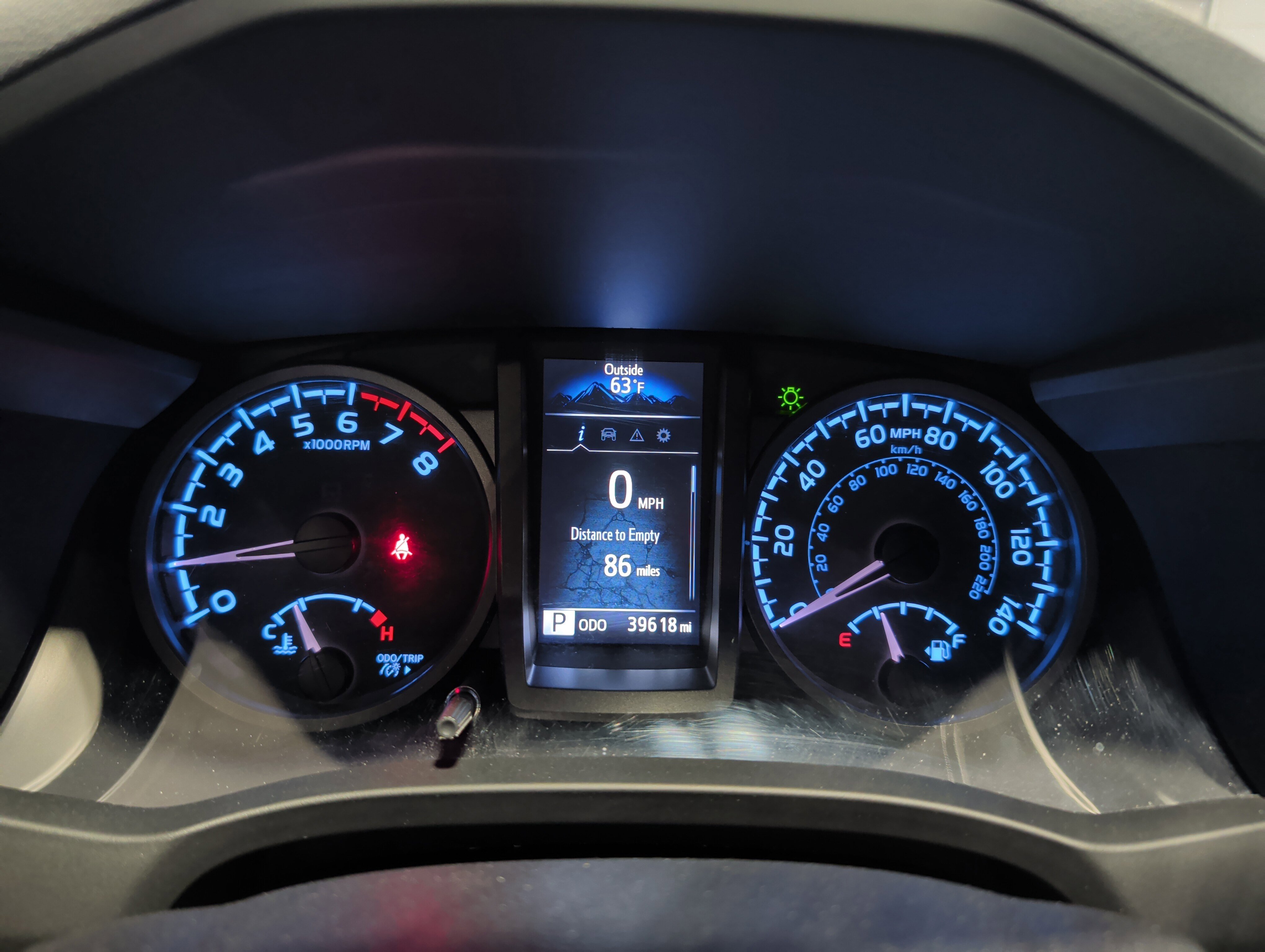 Used 2021 Toyota Tacoma TRD Off-Road w/ Technology Package AWD/4WD image 9