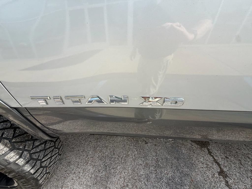 Used 2018 Nissan Titan PRO-4X w/ Pro-4x Convenience Package AWD/4WD image 11