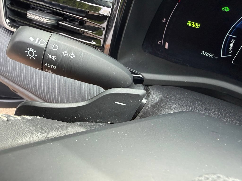 Used 2025 Toyota Camry SE FWD image 29