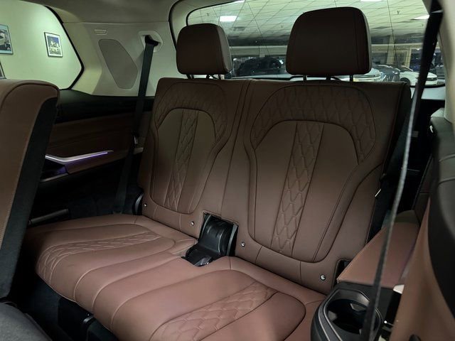 Used 2025 BMW X7 xDrive40i image 22