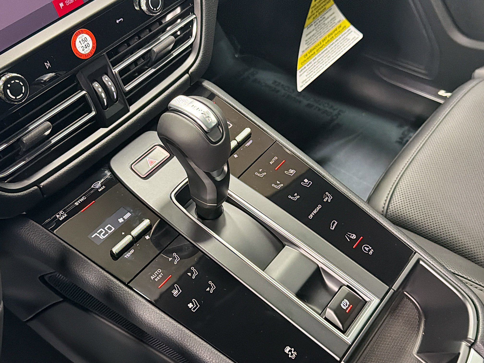 Certified 2026 Porsche Macan AWD/4WD image 28