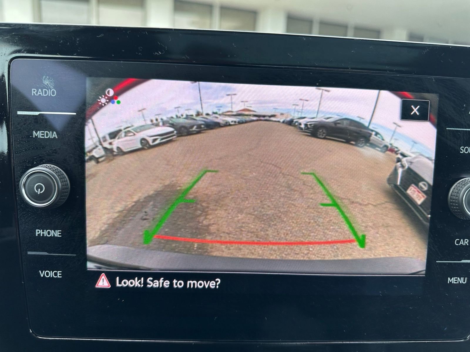 Used 2025 Volkswagen Jetta SE image 17