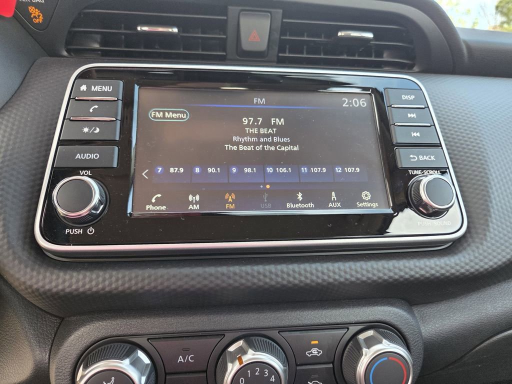 Certified 2025 Nissan Kicks Play S image 6