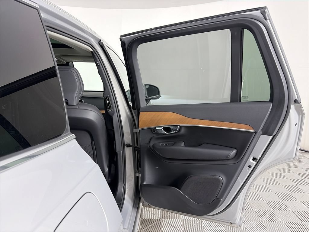 Used 2024 Volvo XC90 B5 Plus AWD/4WD image 27
