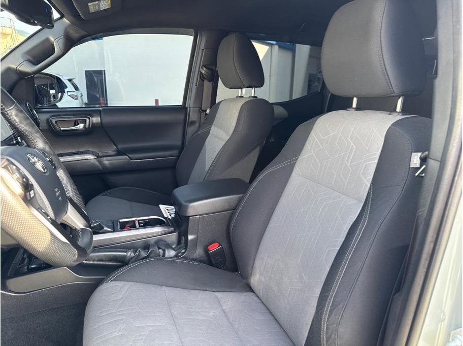 Used 2023 Toyota Tacoma TRD Sport image 15