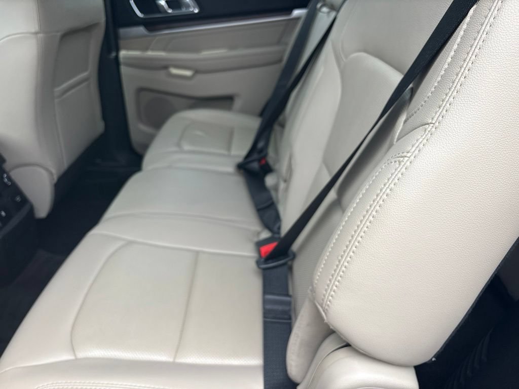 Used 2018 Ford Explorer Limited w/ Ford Safe & Smart Package AWD/4WD image 28