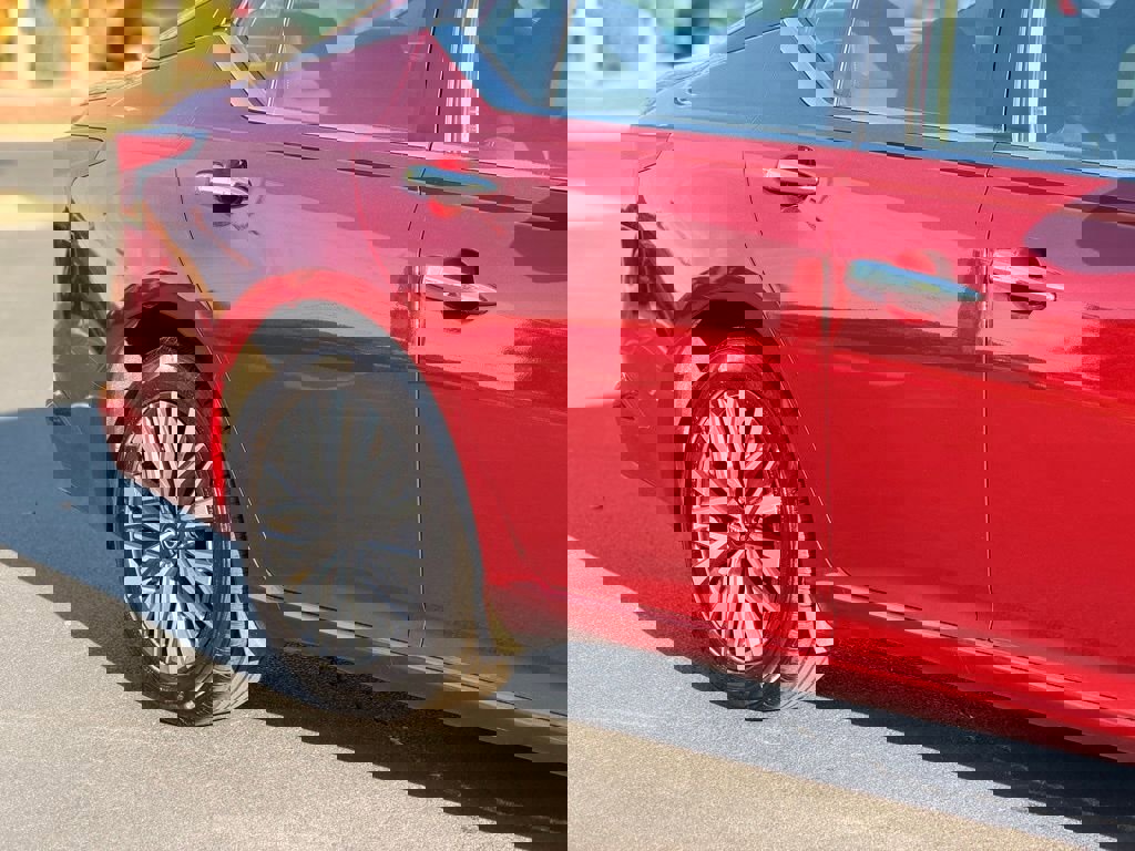 Used 2024 Nissan Altima 2.5 SV image 9