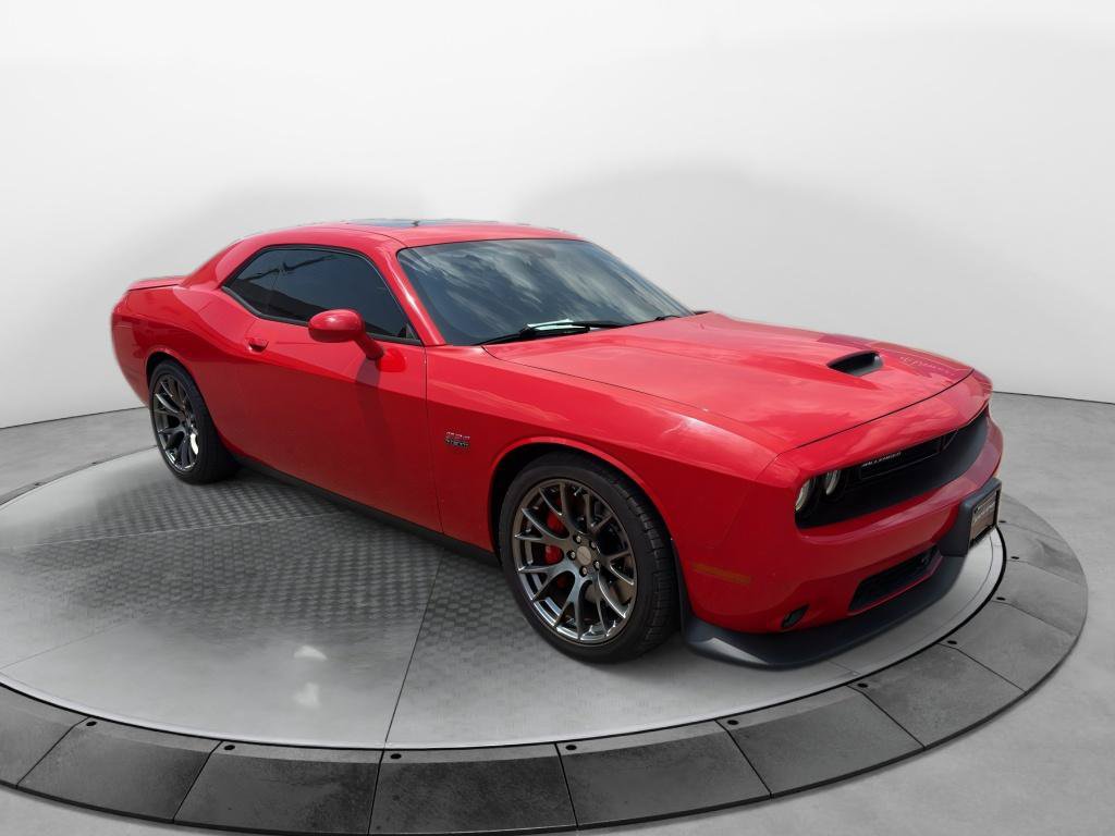 Used 2016 Dodge Challenger SRT w/ Technology Group RWD image 3