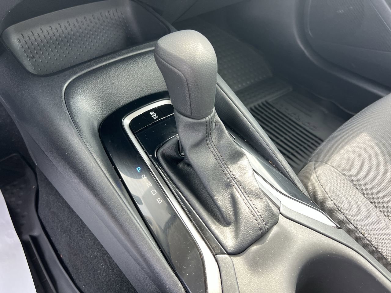 Used 2024 Toyota Corolla LE FWD image 25