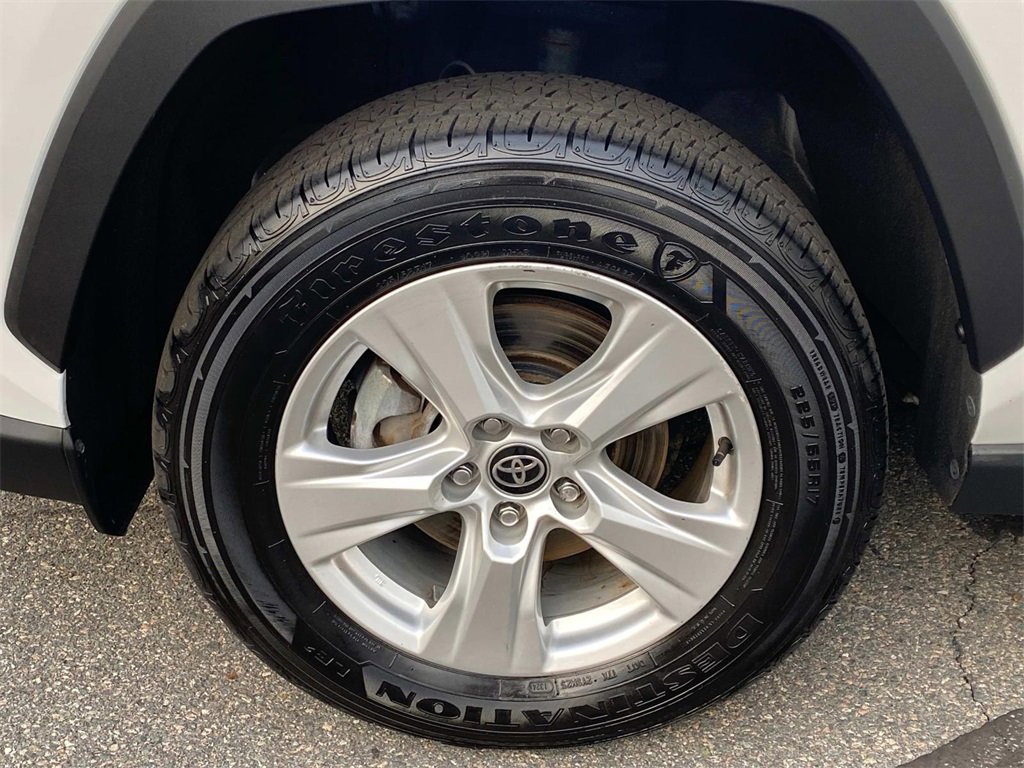 Used 2021 Toyota RAV4 XLE w/ Convenience Package image 25