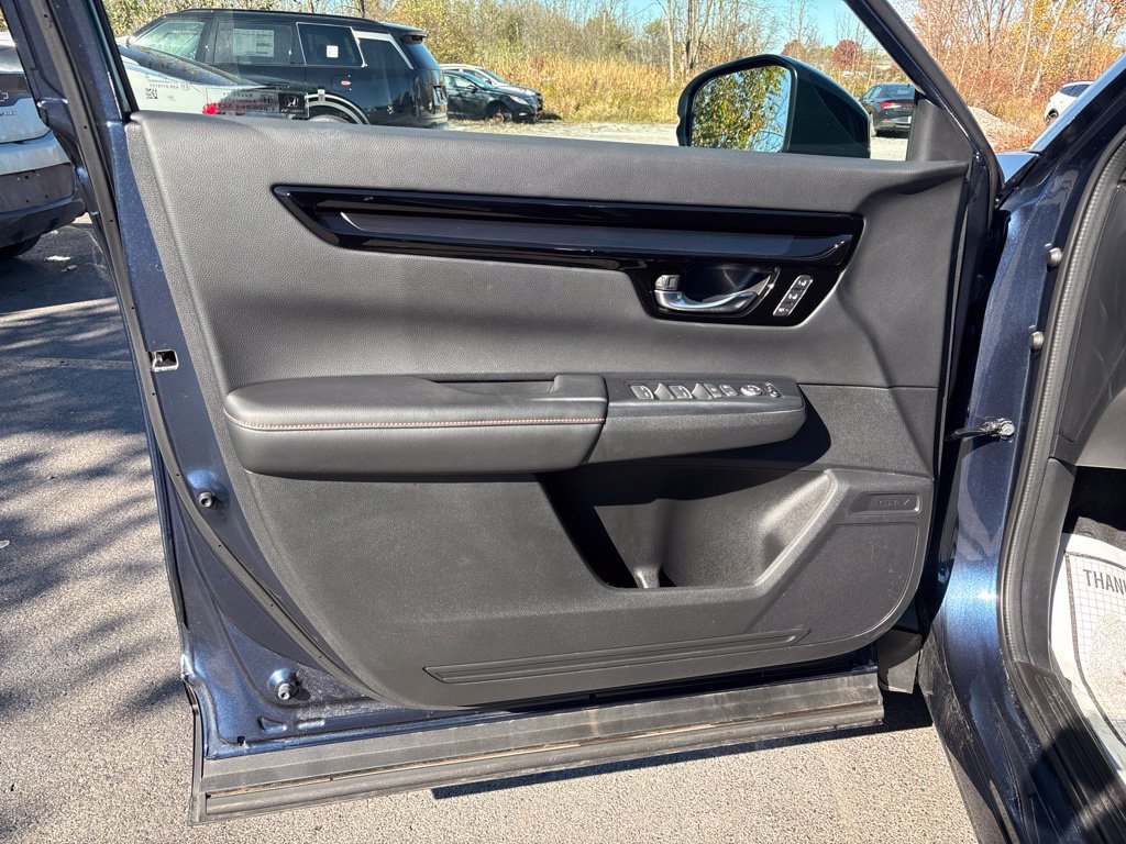 Used 2025 Honda CR-V Sport Touring image 12