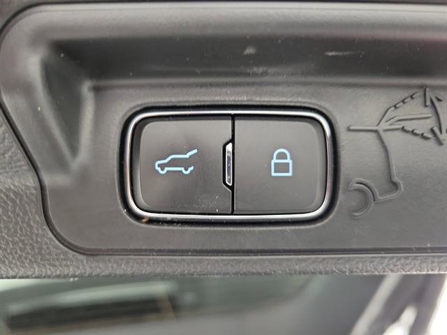 Certified 2023 Ford Explorer XLT AWD/4WD image 9