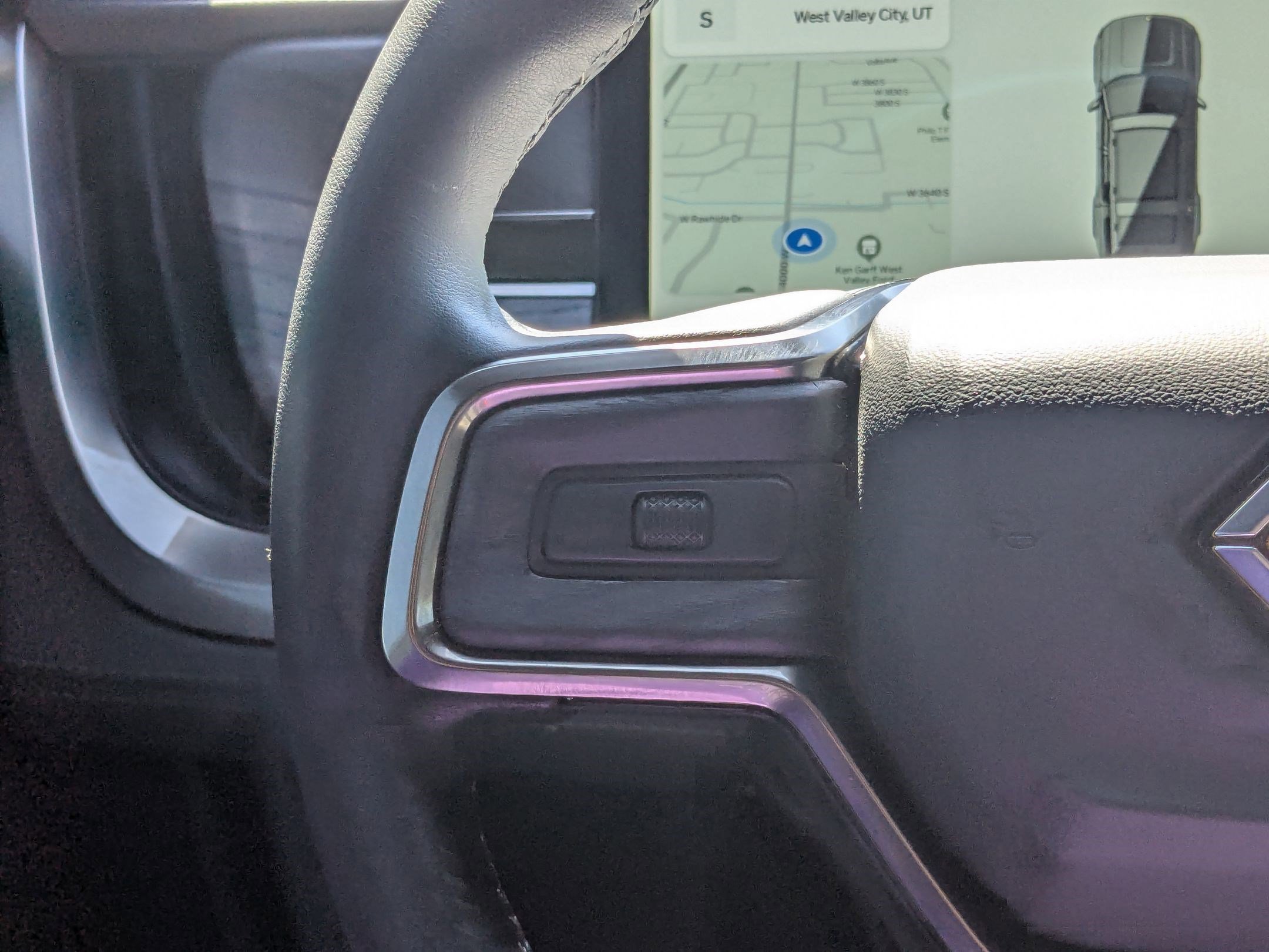 Used 2025 Rivian R1S Adventure AWD/4WD image 21