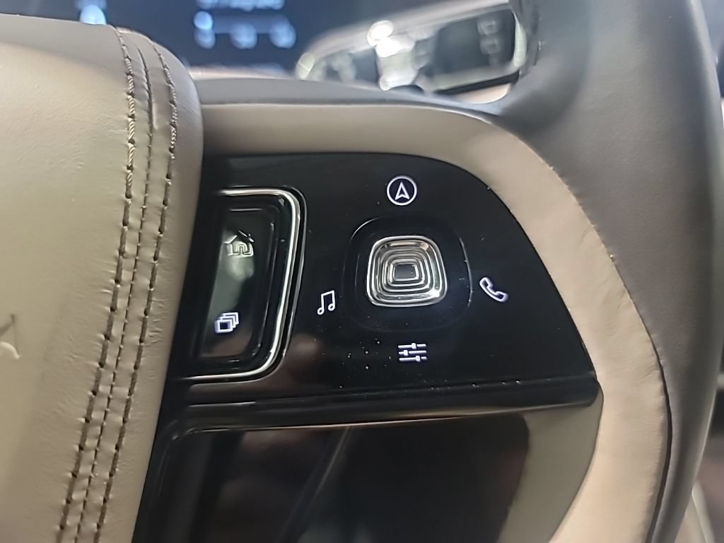 Used 2022 Lincoln Aviator Reserve w/ Equipment Group 201A RWD image 28