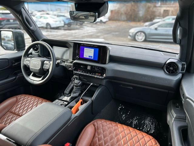 Used 2025 Toyota Land Cruiser image 17