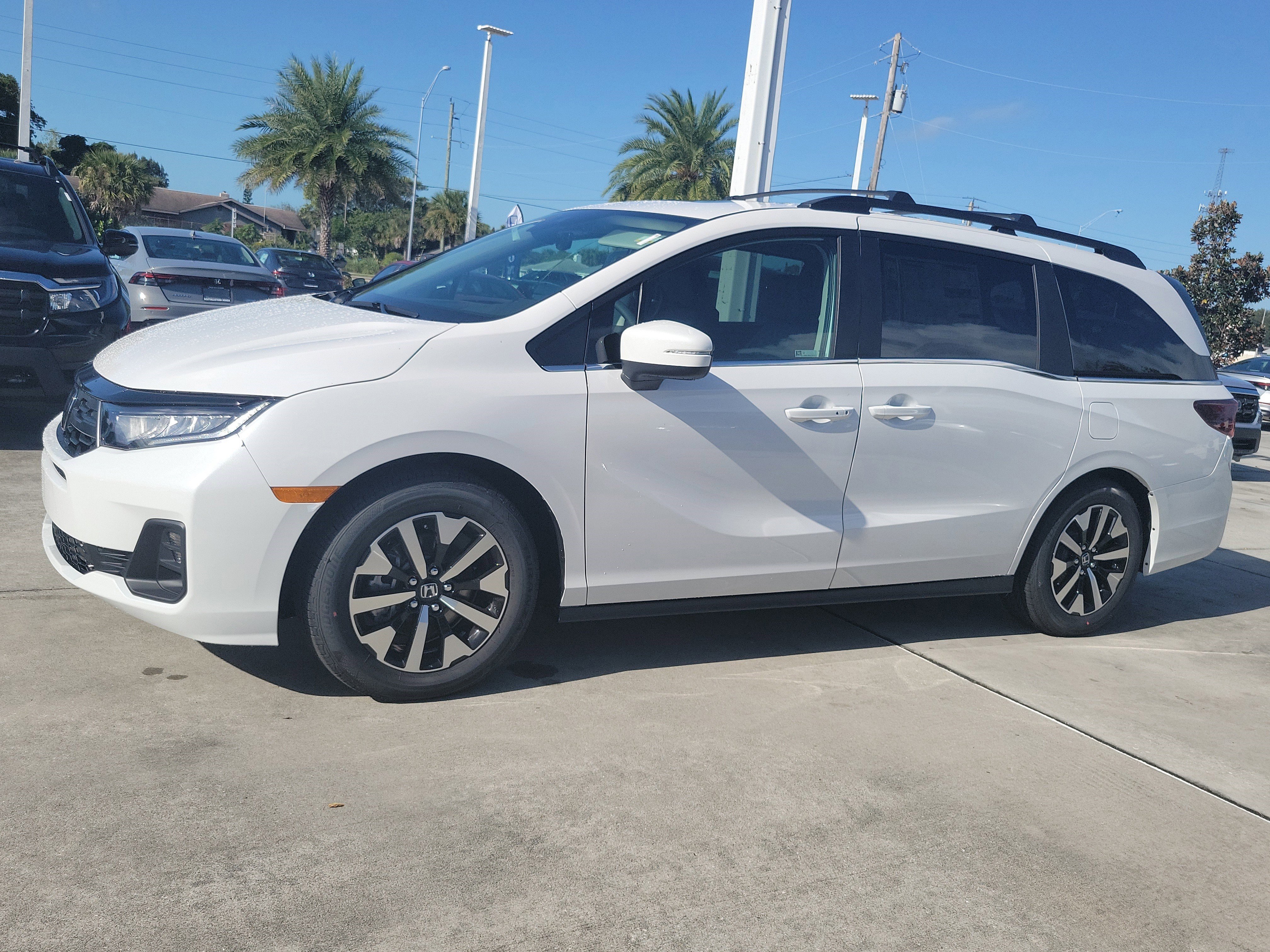 New 2026 Honda Odyssey EX-L image 3