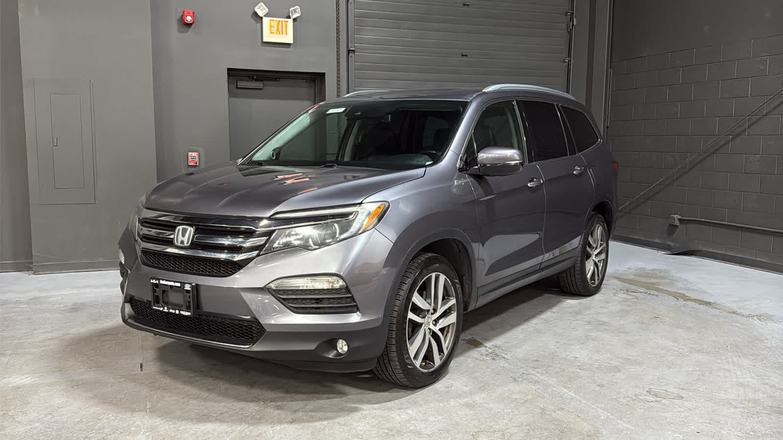 Used 2016 Honda Pilot Touring image 3