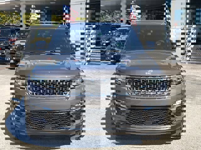 Certified 2024 Jeep Grand Cherokee Limited image 2