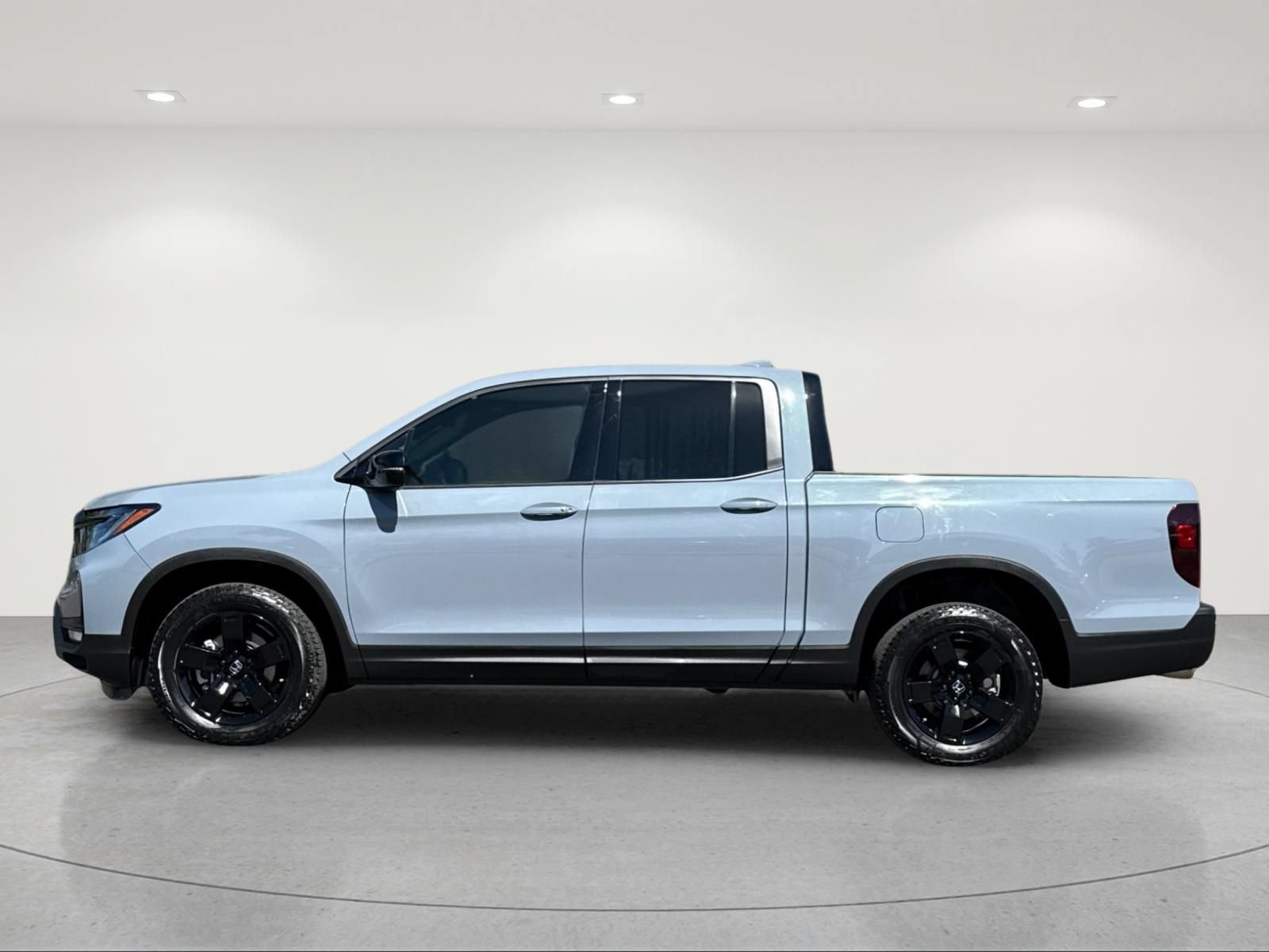 Used 2024 Honda Ridgeline Black Edition image 2
