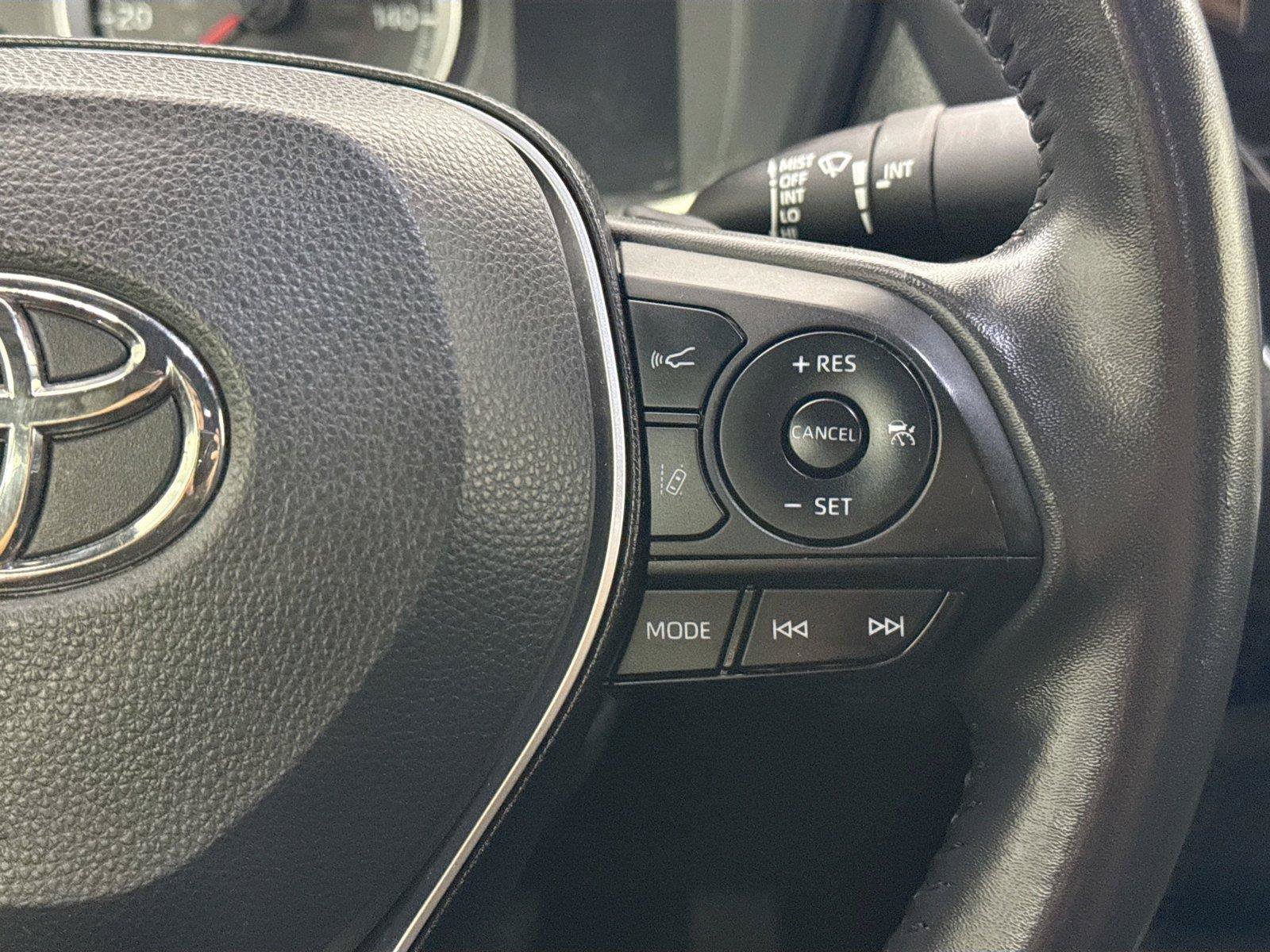 Certified 2022 Toyota Corolla SE FWD image 17