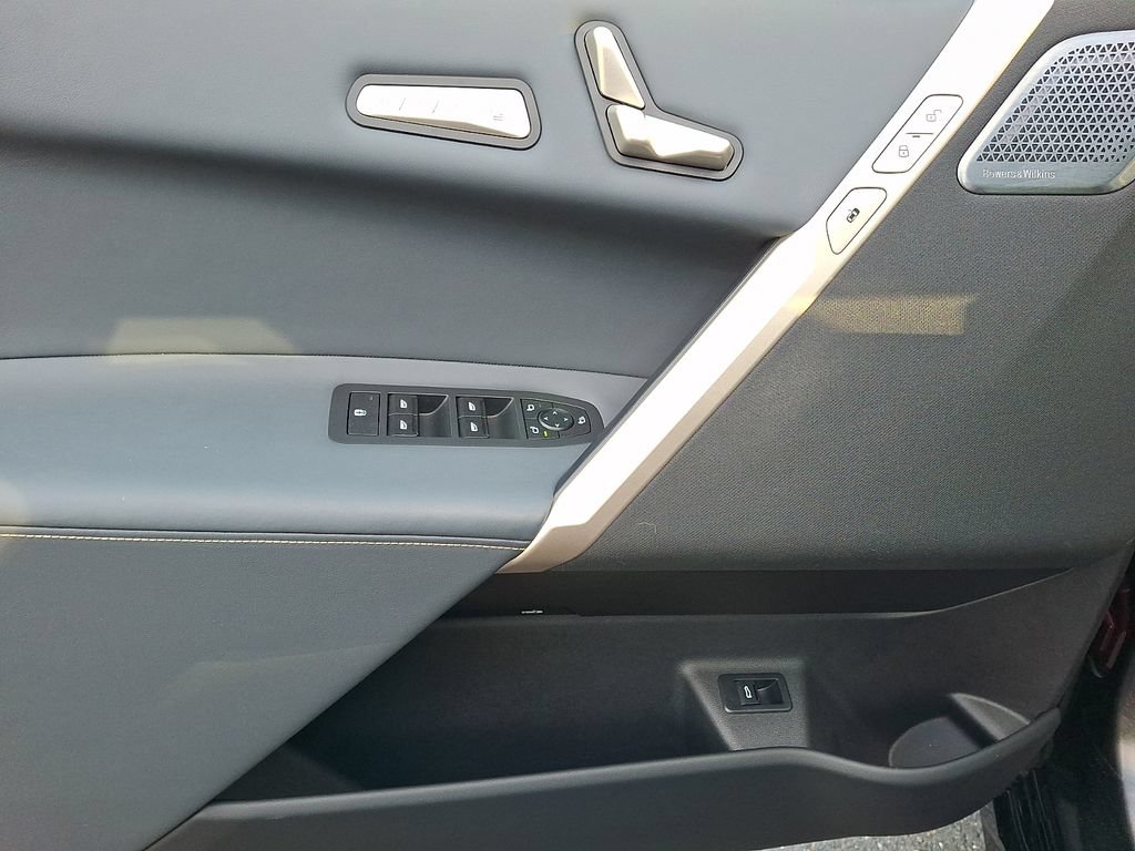 Used 2023 BMW iX M60 AWD/4WD image 8
