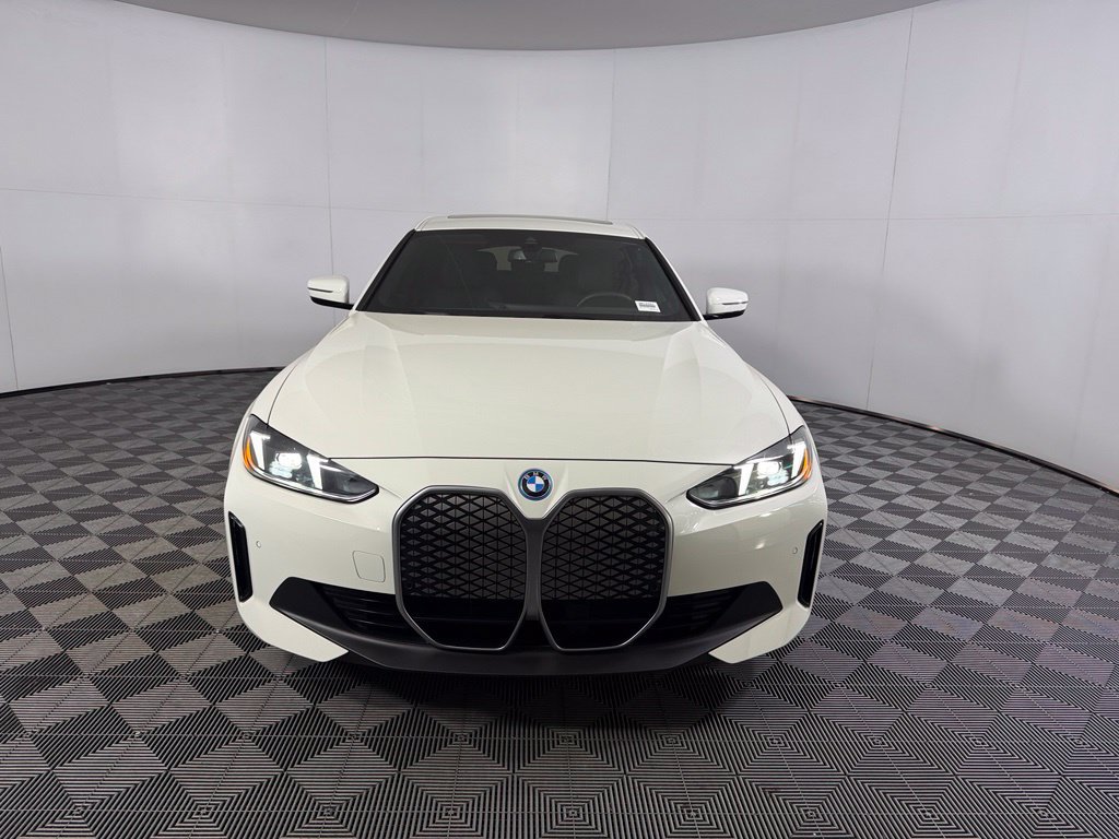 Used 2025 BMW i4 eDrive40 RWD image 3