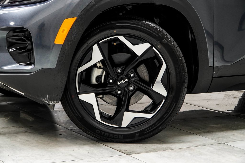 Used 2025 Kia Seltos S image 3