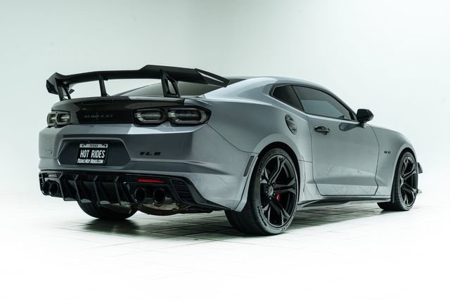 Used 2019 Chevrolet Camaro SS RWD image 12