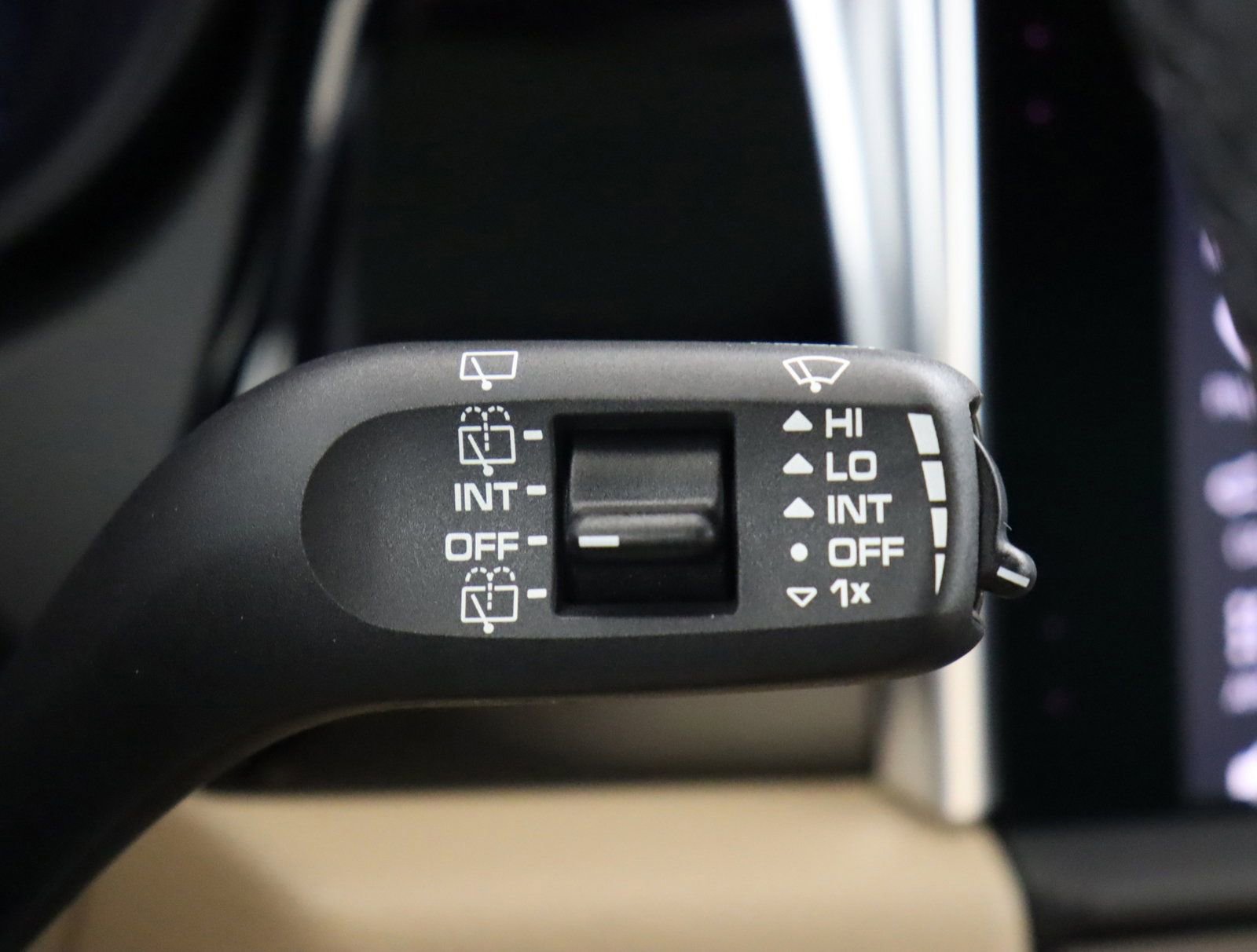 Used 2025 Porsche Macan image 35