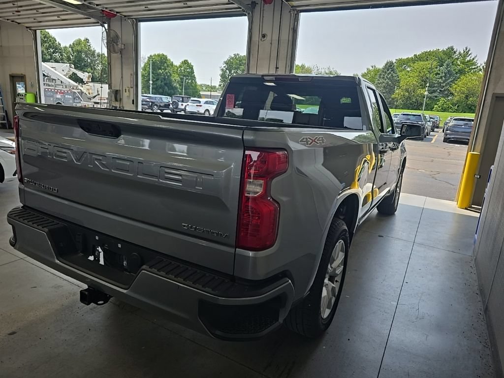 Used 2023 Chevrolet Silverado 1500 Custom AWD/4WD image 4