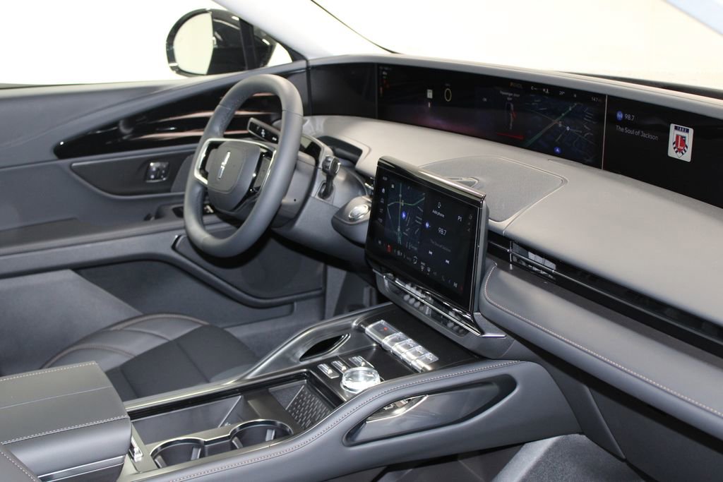 New 2026 Lincoln Nautilus Premier image 30