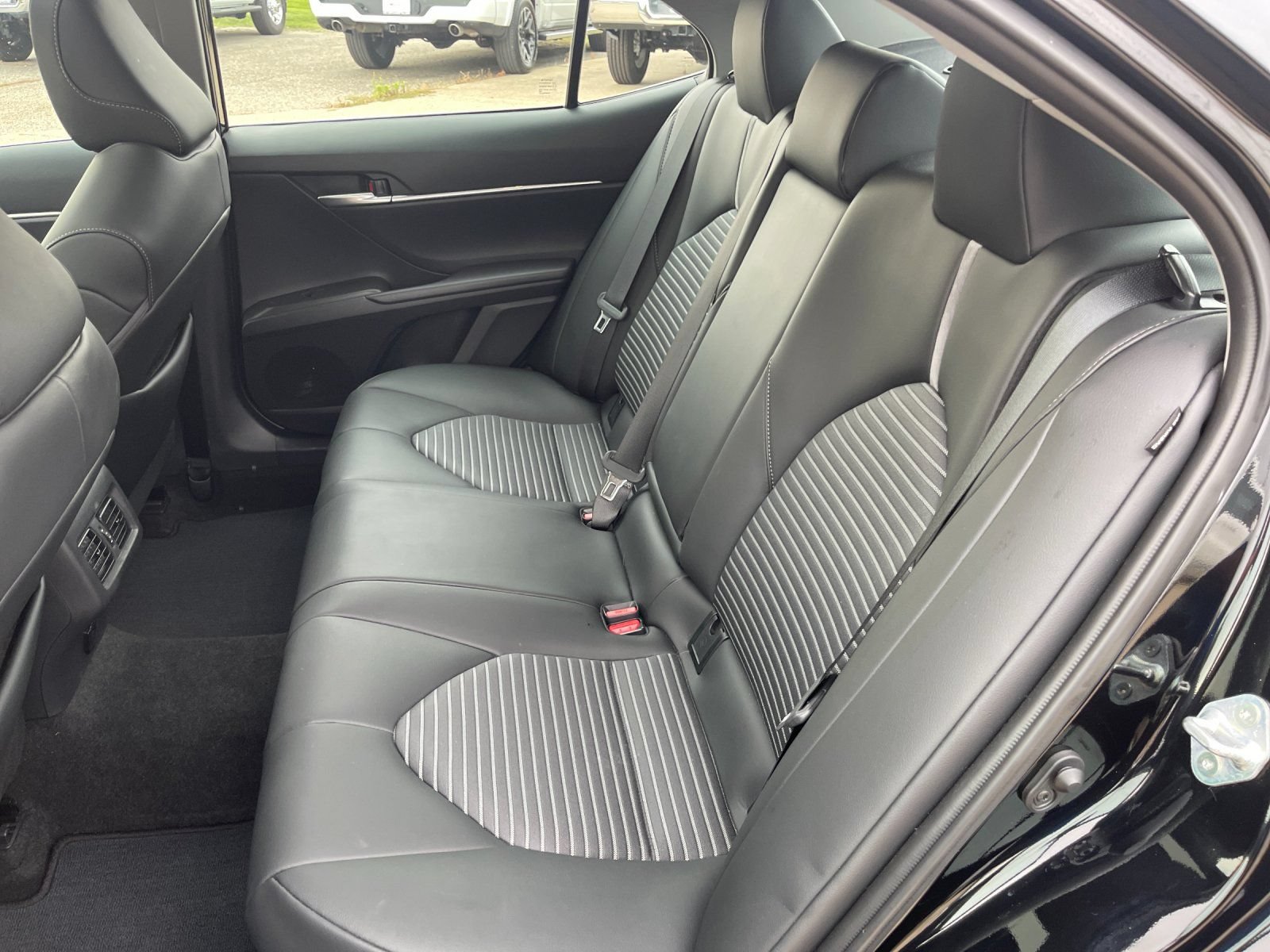Used 2023 Toyota Camry SE w/ Audio Upgrade Package FWD image 13
