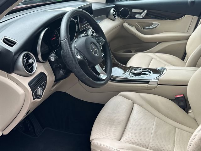 Used 2019 Mercedes-Benz GLC 300 w/ Parking Assistance Package image 9