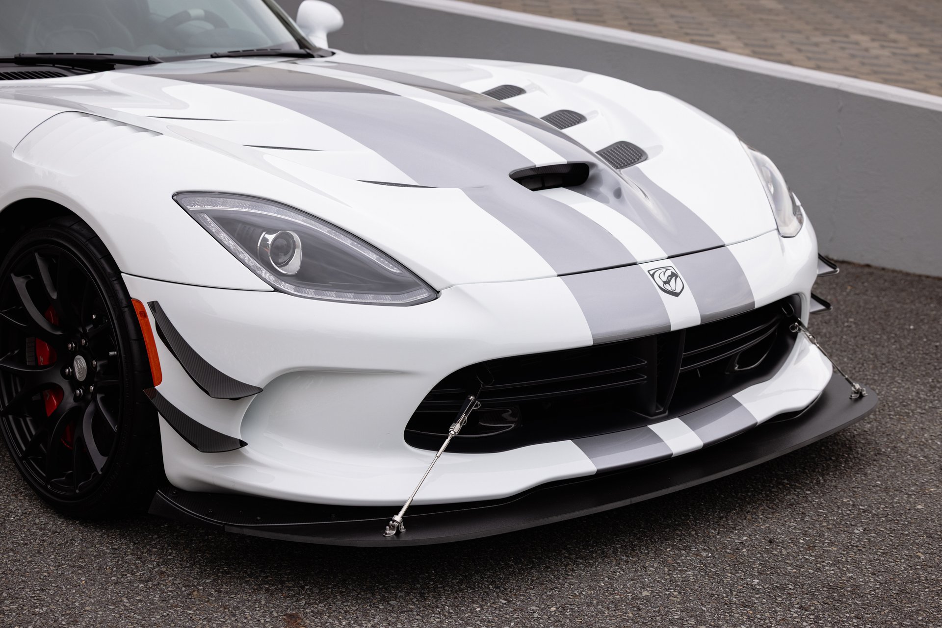 Used 2017 Dodge Viper ACR w/ Extreme Aero Package RWD image 38