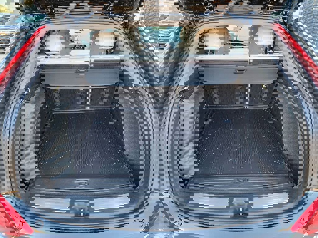 New 2026 Cadillac Optiq Sport 2 w/ LPO, Floor Liner Package image 31