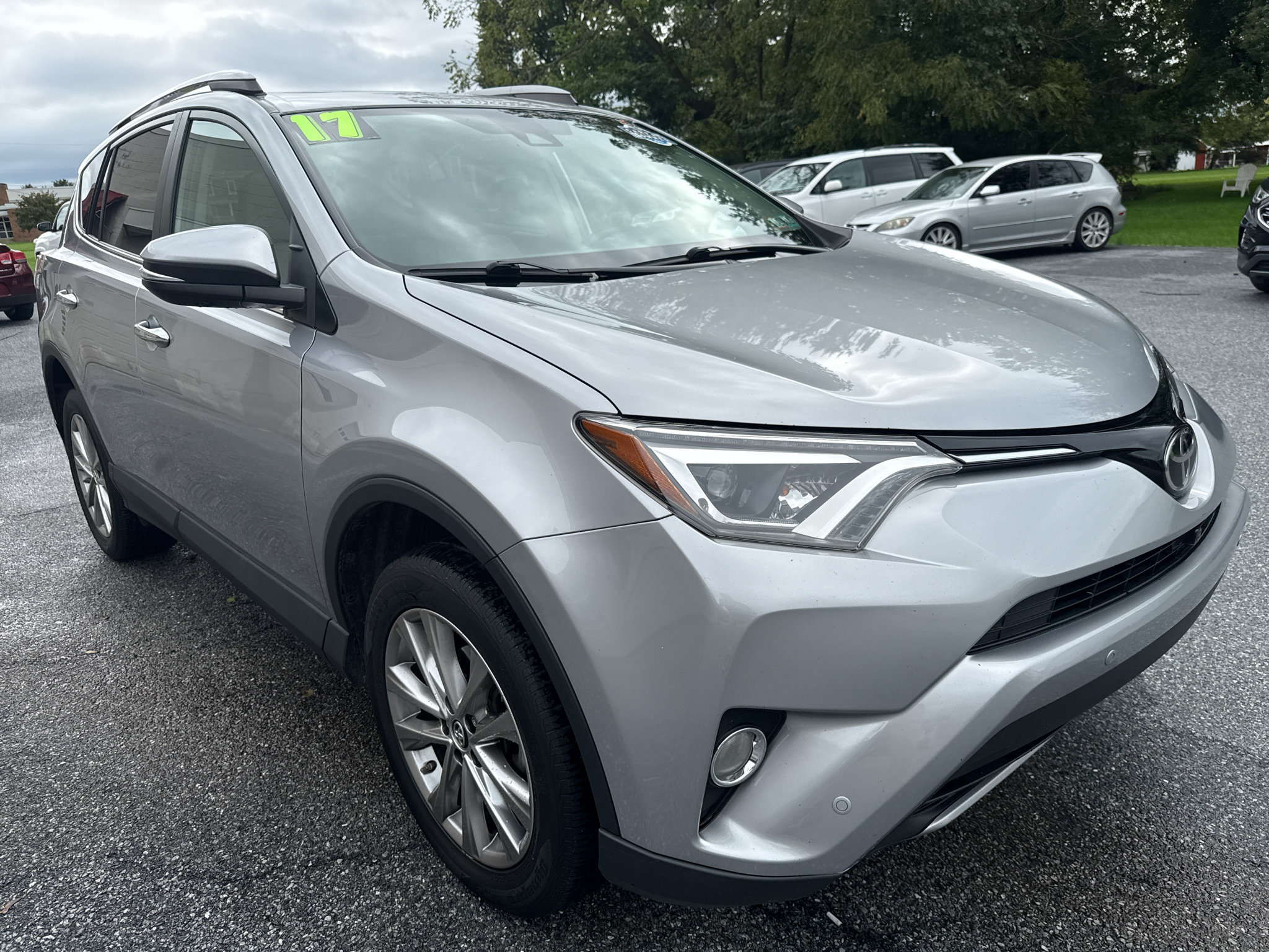 Used 2017 Toyota RAV4 Limited w/ Advanced Technology Package AWD/4WD image 7