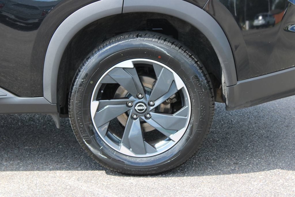 Used 2024 Nissan Rogue SV AWD/4WD image 18