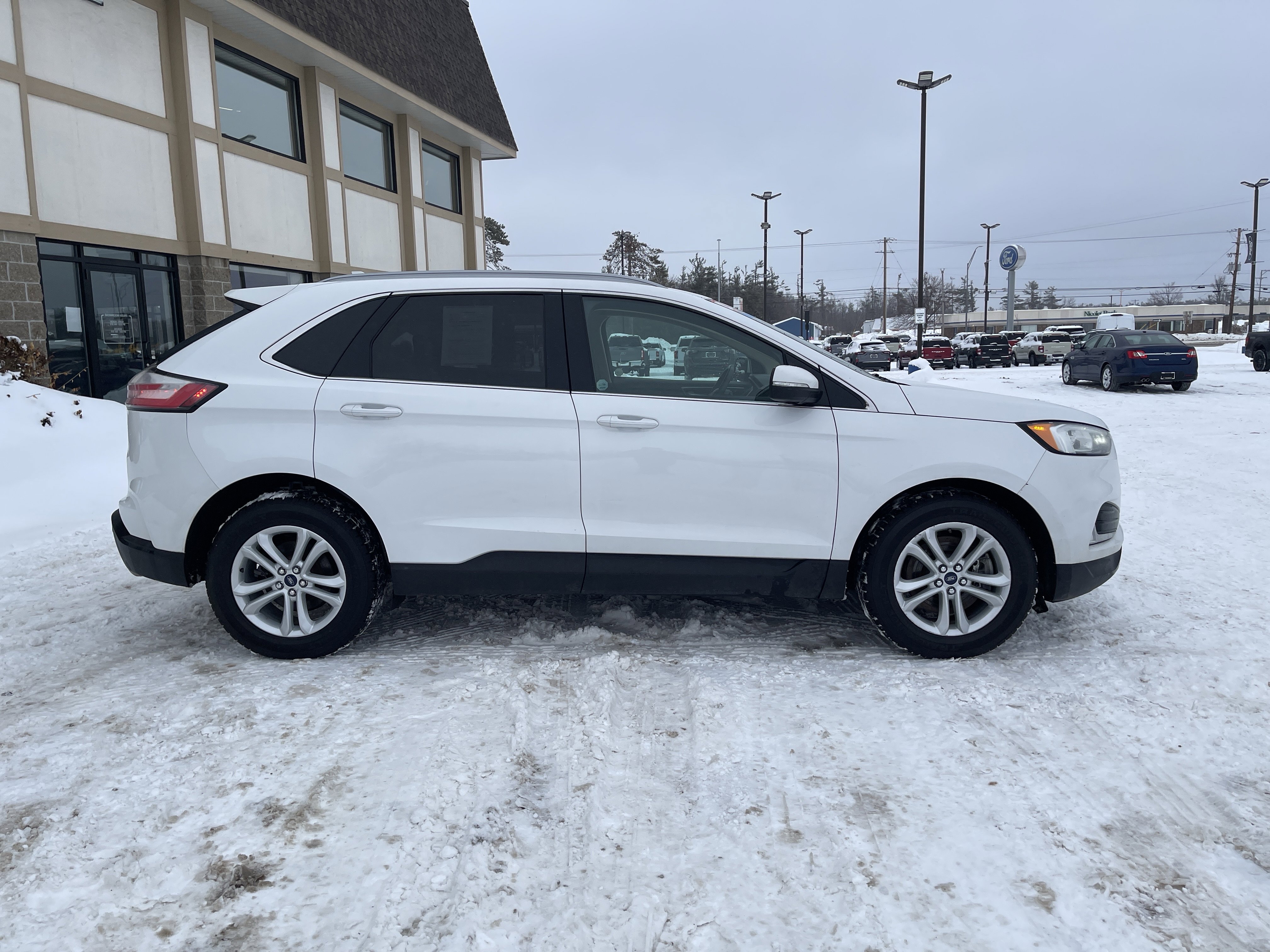 Used 2020 Ford Edge SEL image 2